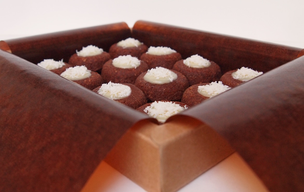 gift box lucien financier organic chocolate coconut pastry dessert cake